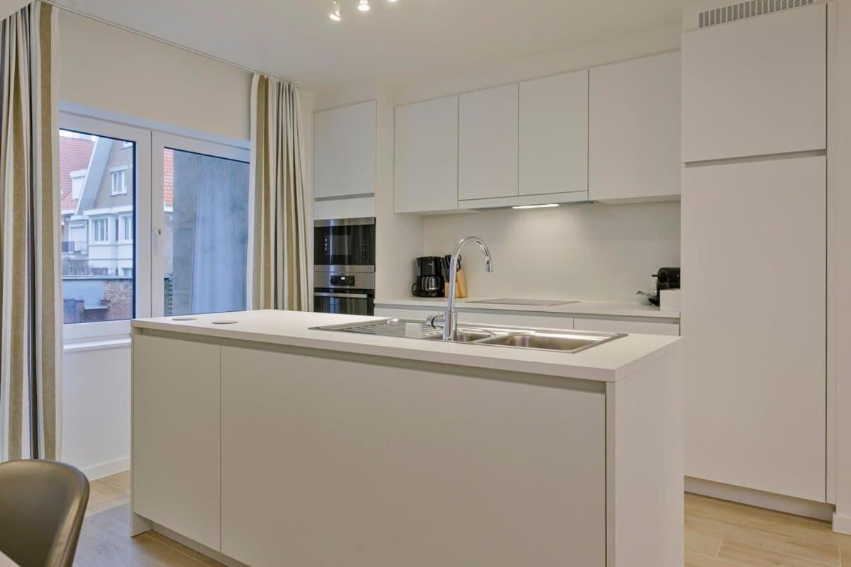 Huswell - Stunning Apartment At The Beachfront Of De Haan Ngoại thất bức ảnh